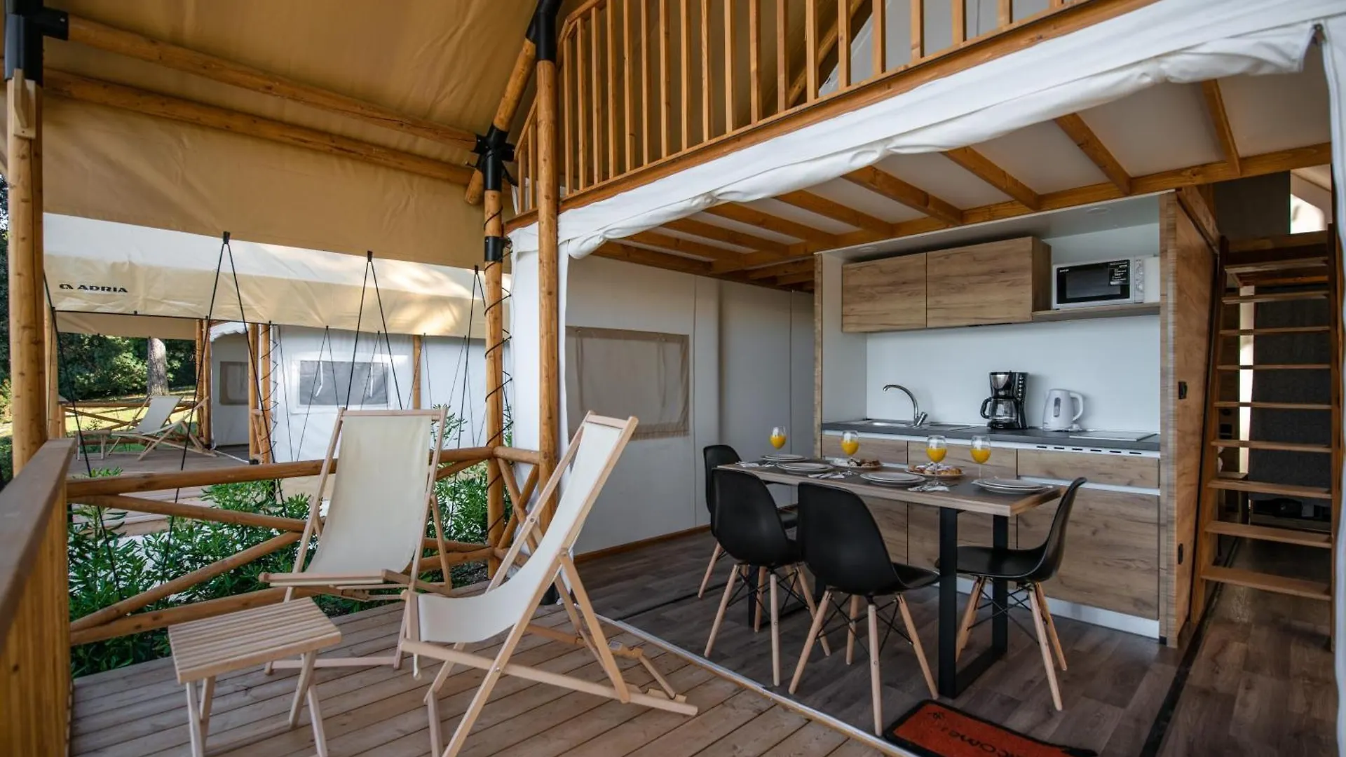 PUY Arena Stoja Camping Homes