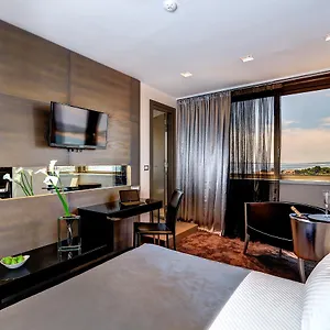 the-view-luxury-rooms.splithotels.org/