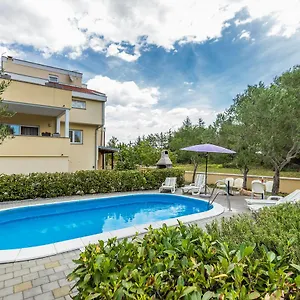 apartments-villa-orion.hotelinzadar.com/