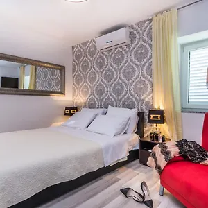 https://apartments-marina-zadar-23000.hotelinzadar.com